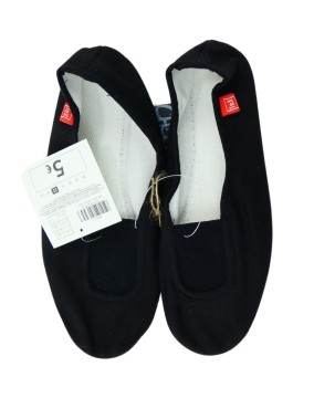 Chaussons noirs neufs TEX taille 32