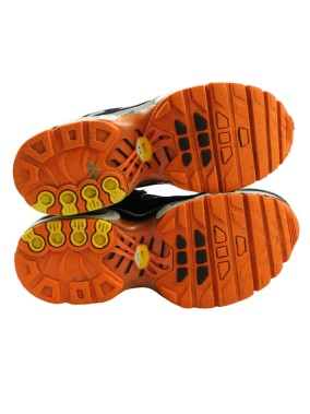 Baskets noires et blc TN NIKE org pointure 35