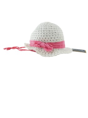 Chapeau blanc nœud rose...
